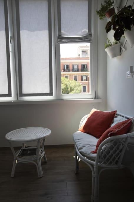 Jovialis - Casa Vacanze โรม ภายนอก รูปภาพ